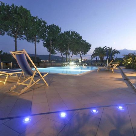 Il Porto Trilocale Nr.7 Apartment Porto Azzurro Bagian luar foto