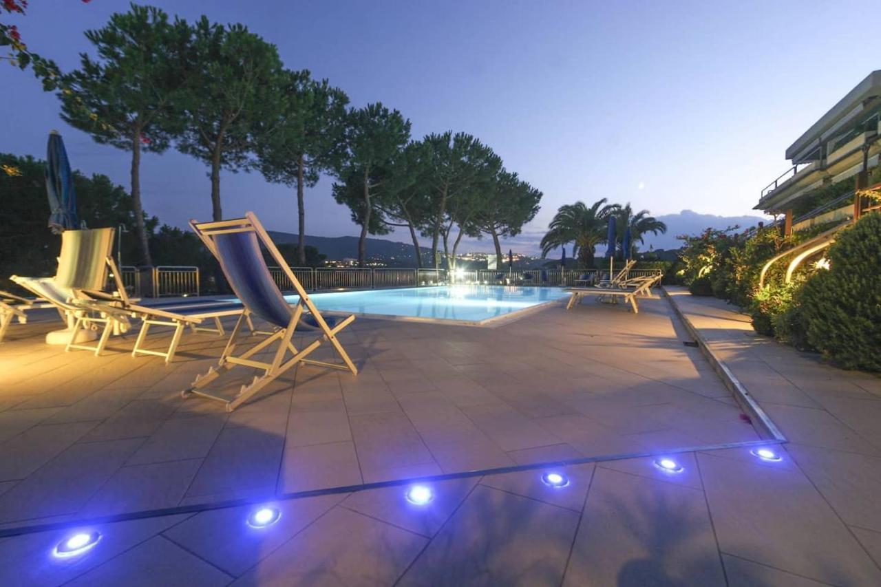 Il Porto Trilocale Nr.7 Apartment Porto Azzurro Bagian luar foto
