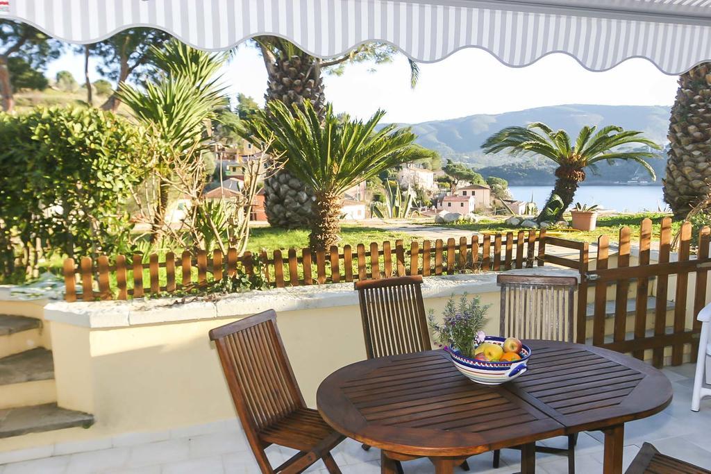 Il Porto Trilocale Nr.7 Apartment Porto Azzurro Bagian luar foto
