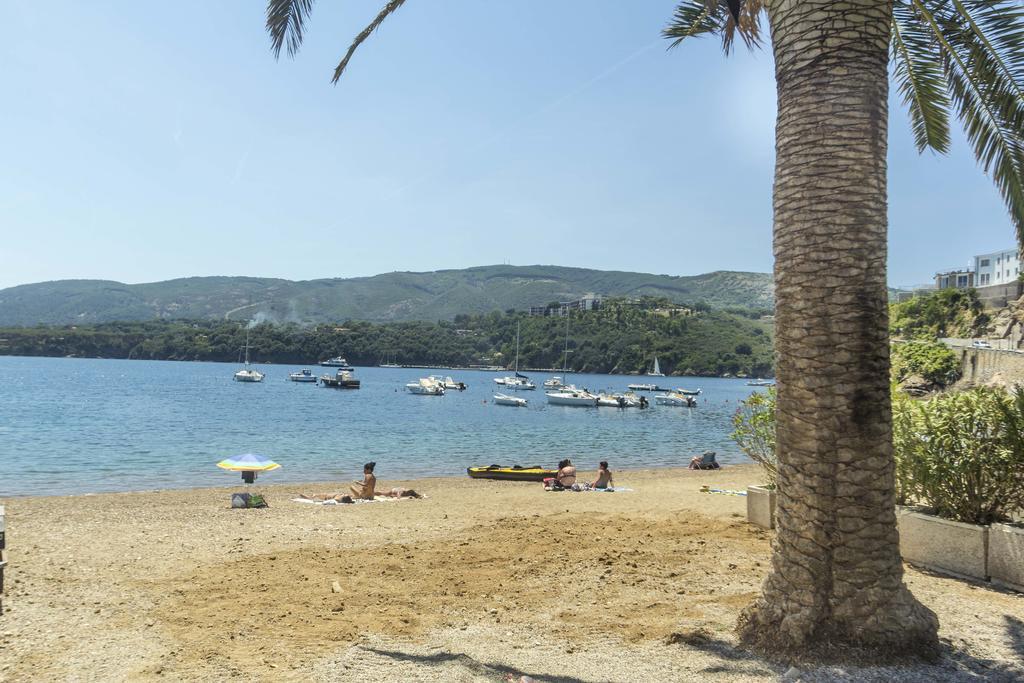 Il Porto Trilocale Nr.7 Apartment Porto Azzurro Bagian luar foto